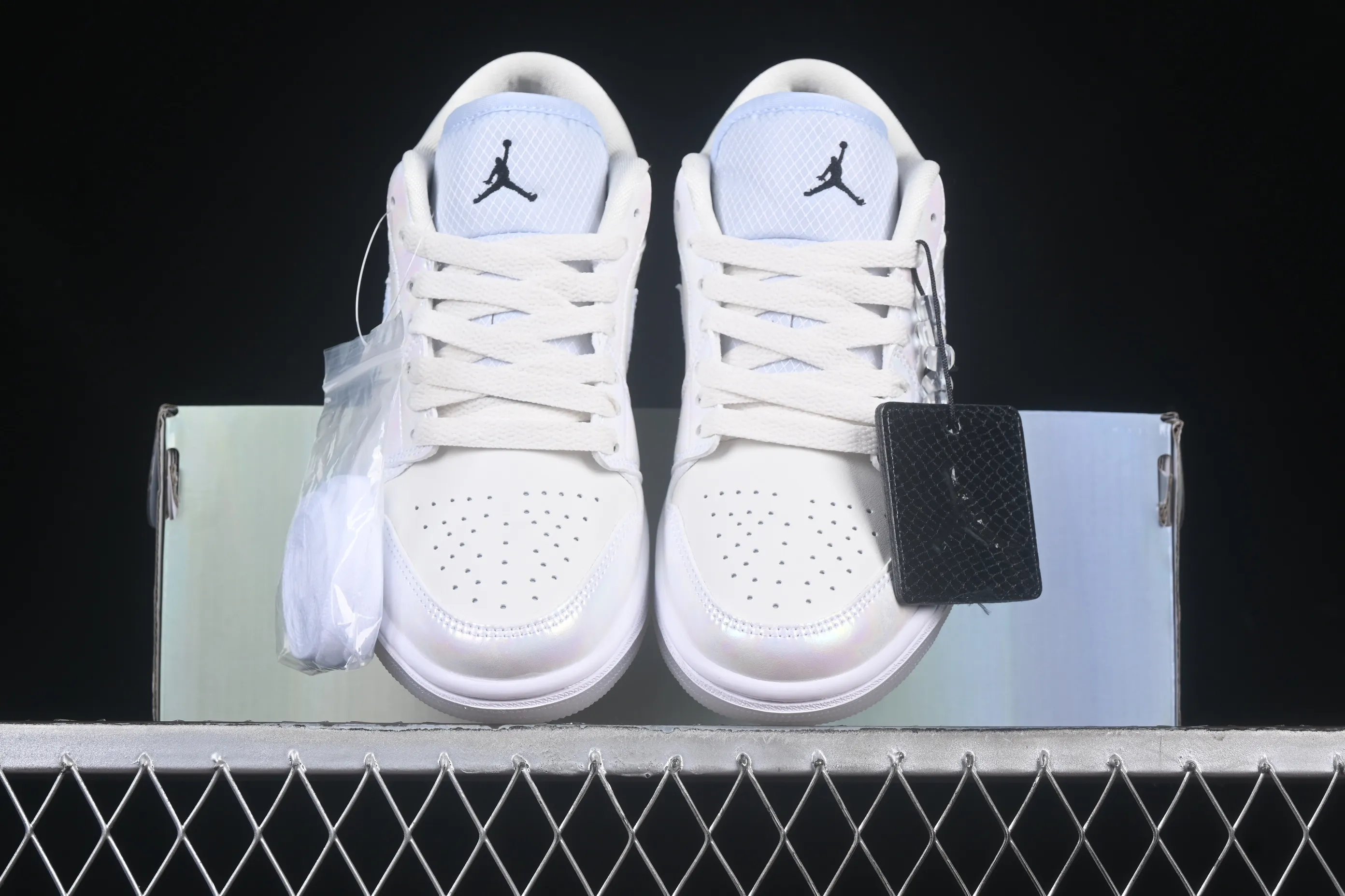 All Categories Air Jordan Jordan Series Basketball Shoes Air Jordan 1 Low Air Jordan 1 Low "Year of the Snake 2025" AJ1 Joe 1 Beige Symphony Pearlescent Low-top Cultural Basketball Shoes HF4080-001